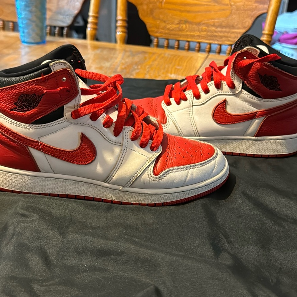 Boys Size 6.5Y Air Jordan Retro 1s